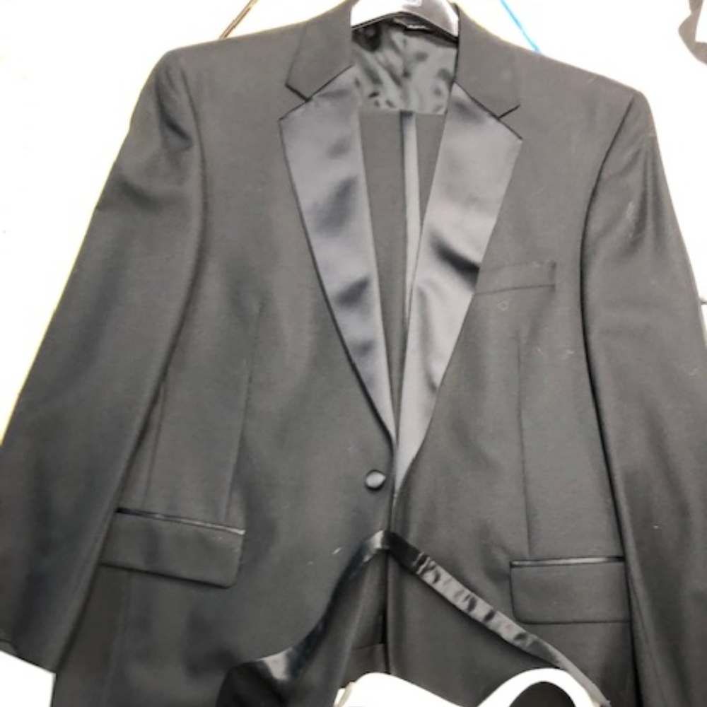 Jos. A. Banks 100% Wool Tuxedo w/ Suspenders & tie